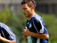 Recuperado da lesão no tornozelo, Gustavo volta a treinar com bola.